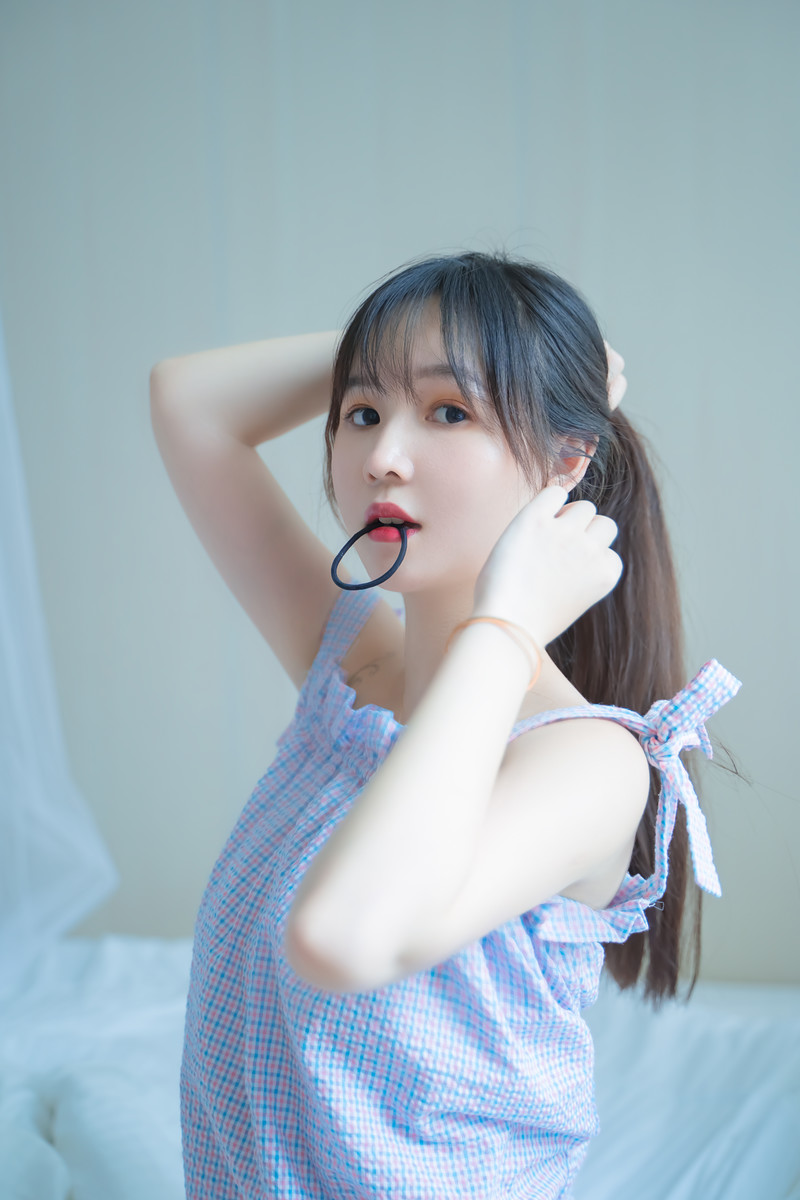 私房女孩白嫩皮肤美腿诱人写真图片 10