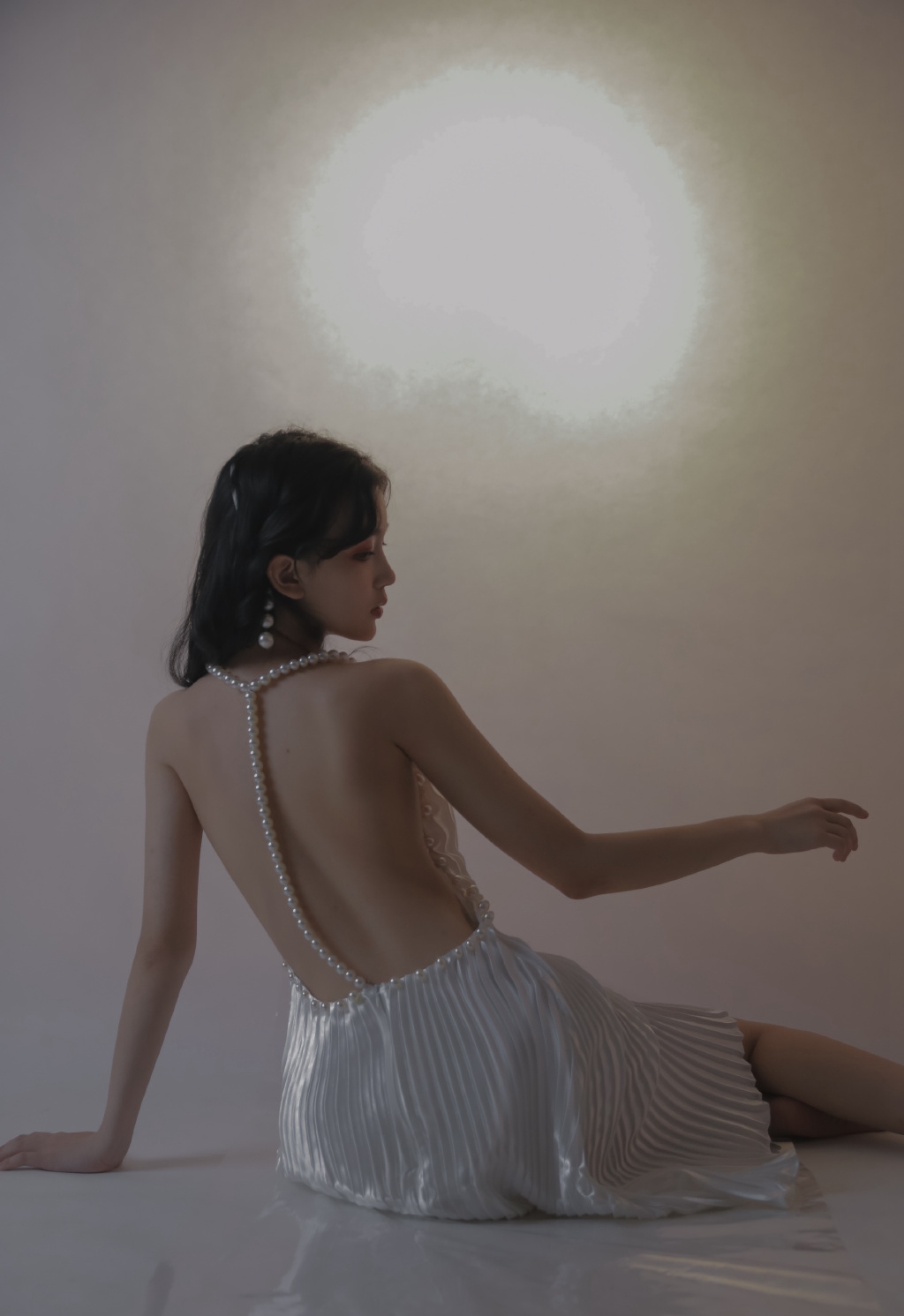大露美背美女性感撩人嫩模写真图片