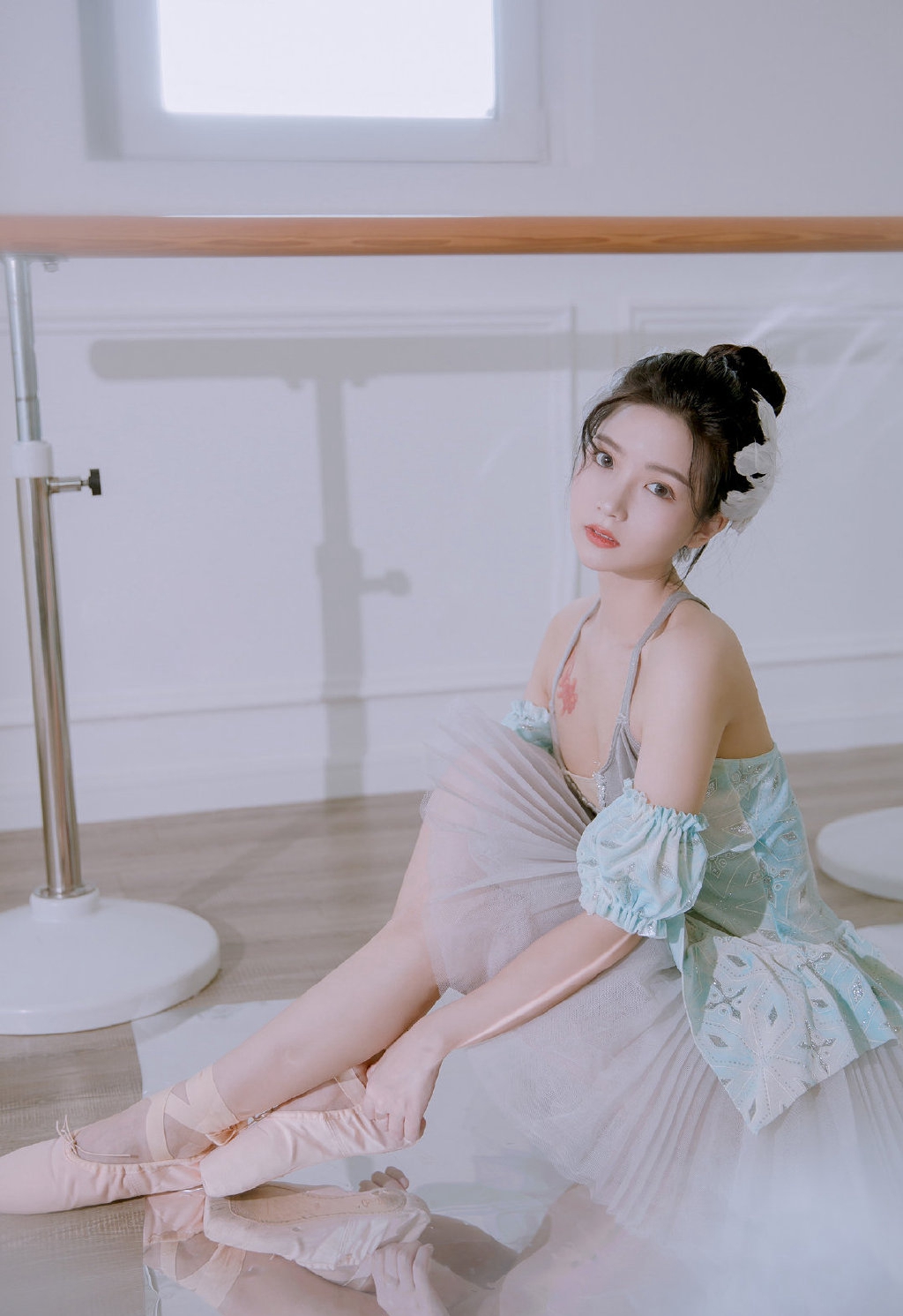 甜美系清纯芭蕾少女养眼写真图片 2