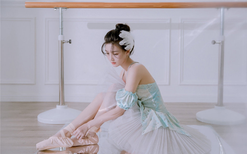 甜美系清纯芭蕾少女养眼写真图片 9
