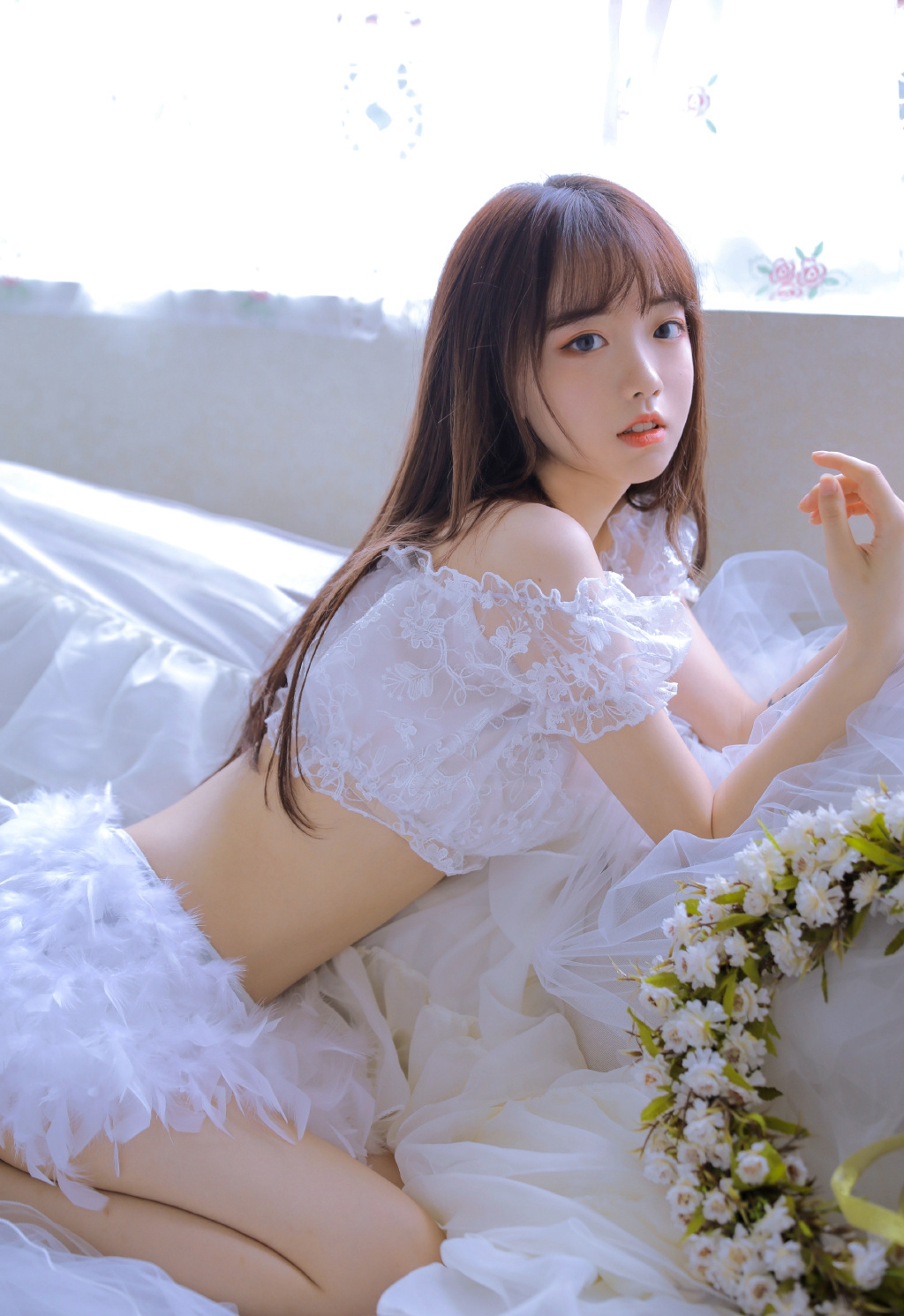 小蛮腰好看的女生纤纤玉腿诱人写真图片 3