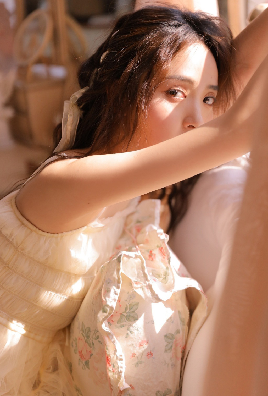 吊带长裙高颜值美女性感迷人写真 7