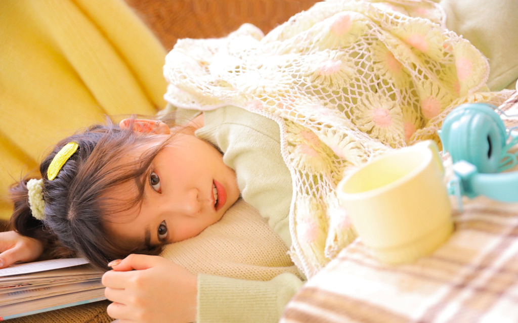 笑容甜美的养眼美女性感俏皮写真图片 9