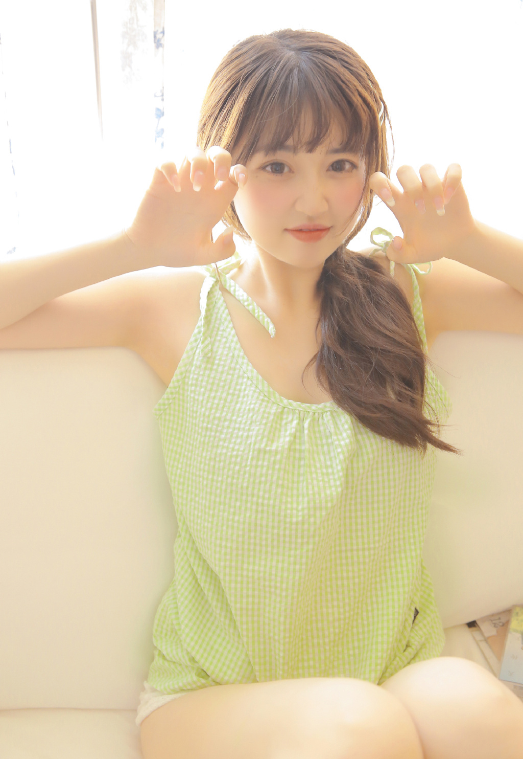 白嫩美女丝袜美腿性感写真 4