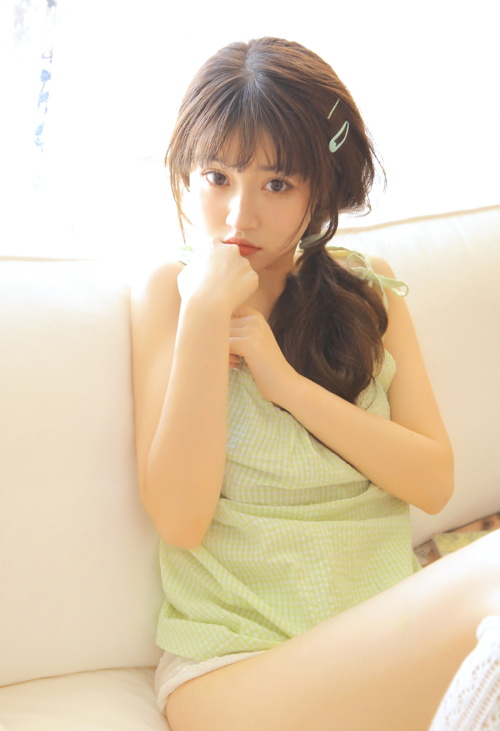 白嫩美女丝袜美腿性感写真 5