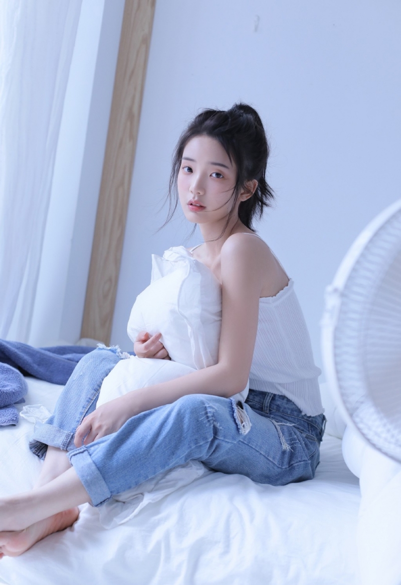 绝色美女细腻牛奶肌白嫩皮肤写真集 3