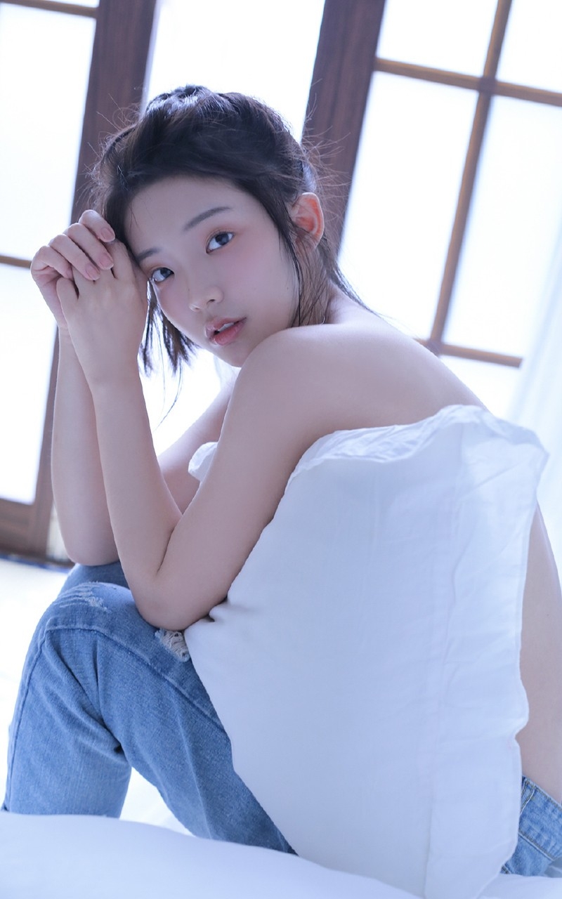绝色美女细腻牛奶肌白嫩皮肤写真集 7