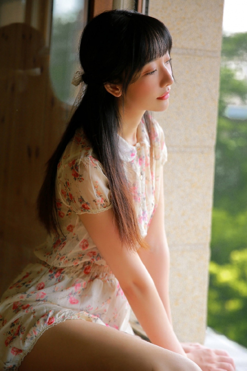 日韩美女大腿长迷人艺术写真 4
