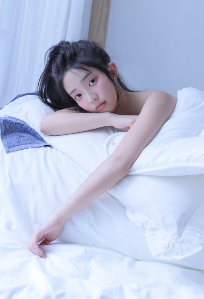 绝色美女细腻牛奶肌白嫩皮肤写真集 10