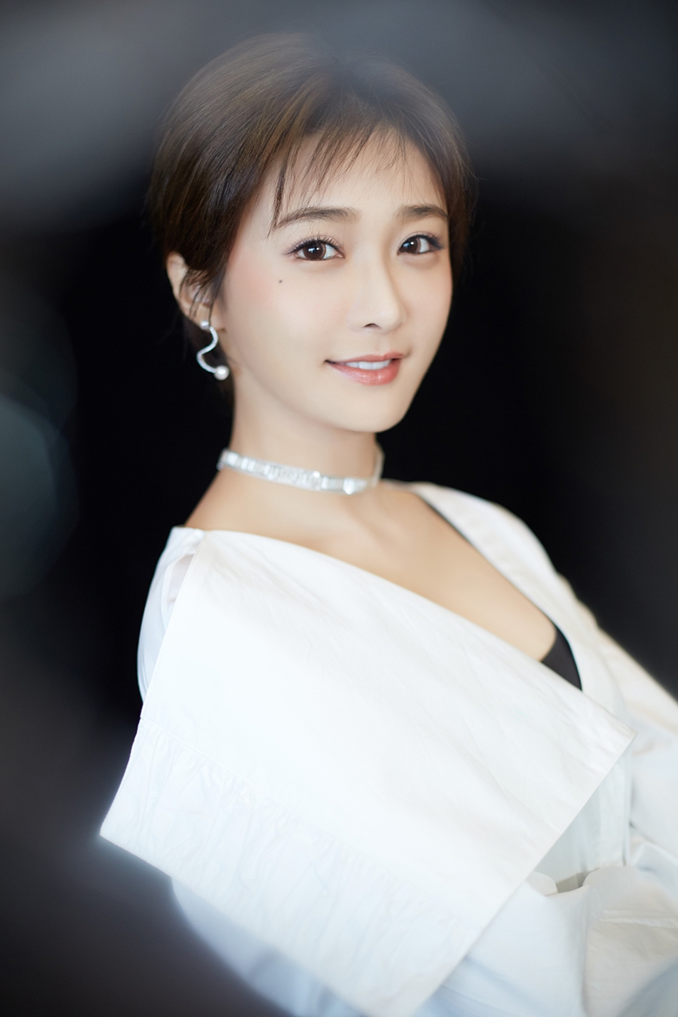 金牛座女生陈冰黑白配迷人写真图片 2