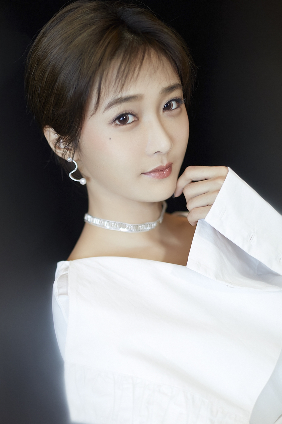 金牛座女生陈冰黑白配迷人写真图片 5