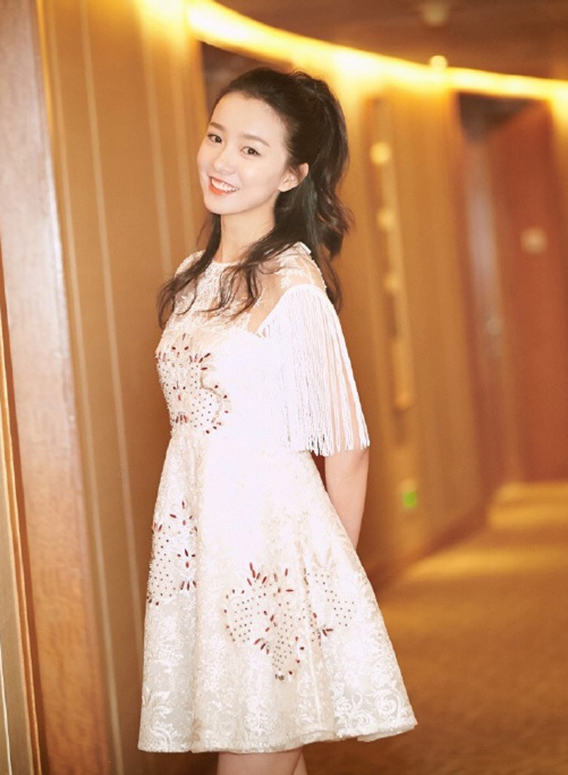 95后美女明星姜瑞佳活动甜美私照高清图片 2