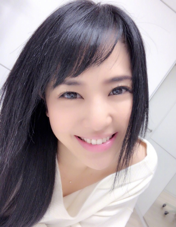 日韩女优苍井空甜美自拍写真图片 2