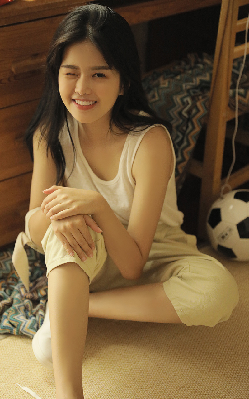 笑容甜美妹子治愈系极度诱惑写真 4