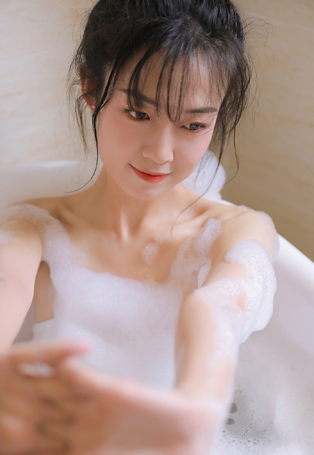 吊带内衣女生私房美照 2