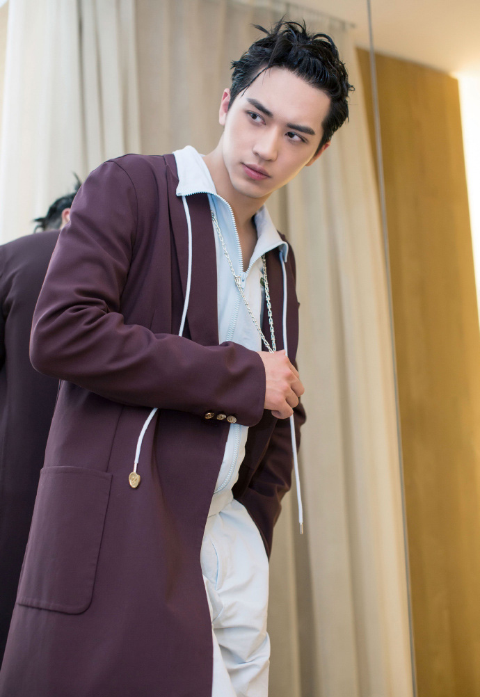 天秤座男生许魏洲大衣休闲大片 5