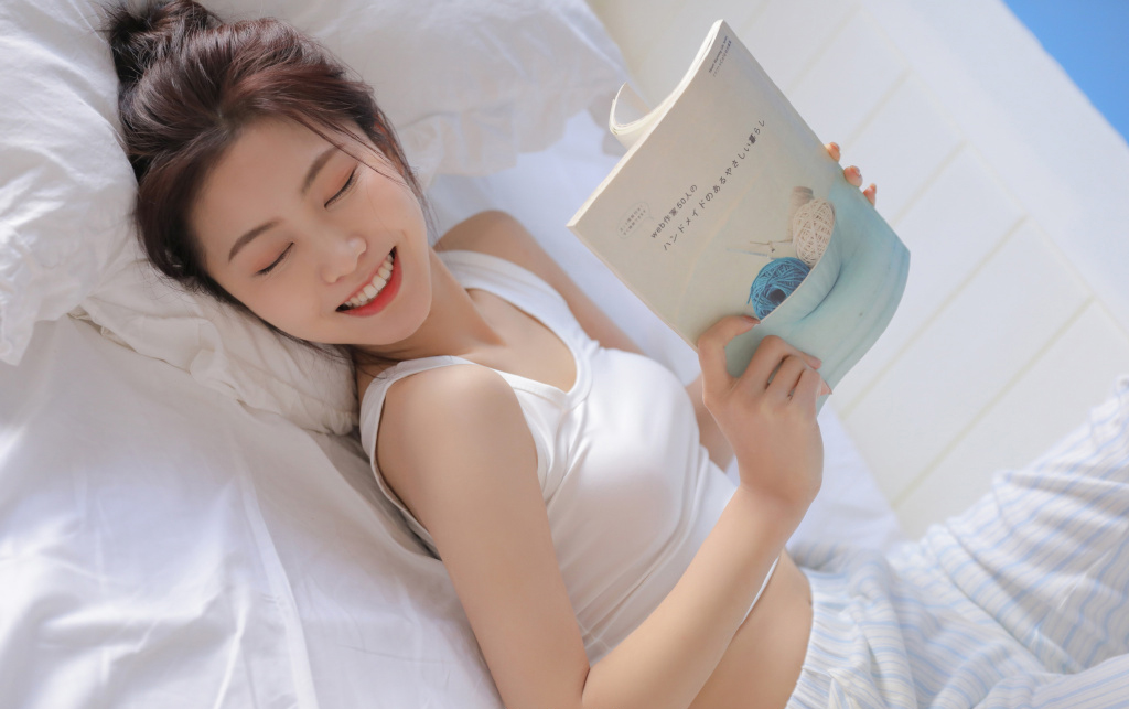 清新甜美妹子背心小短裤性感私房大片 2