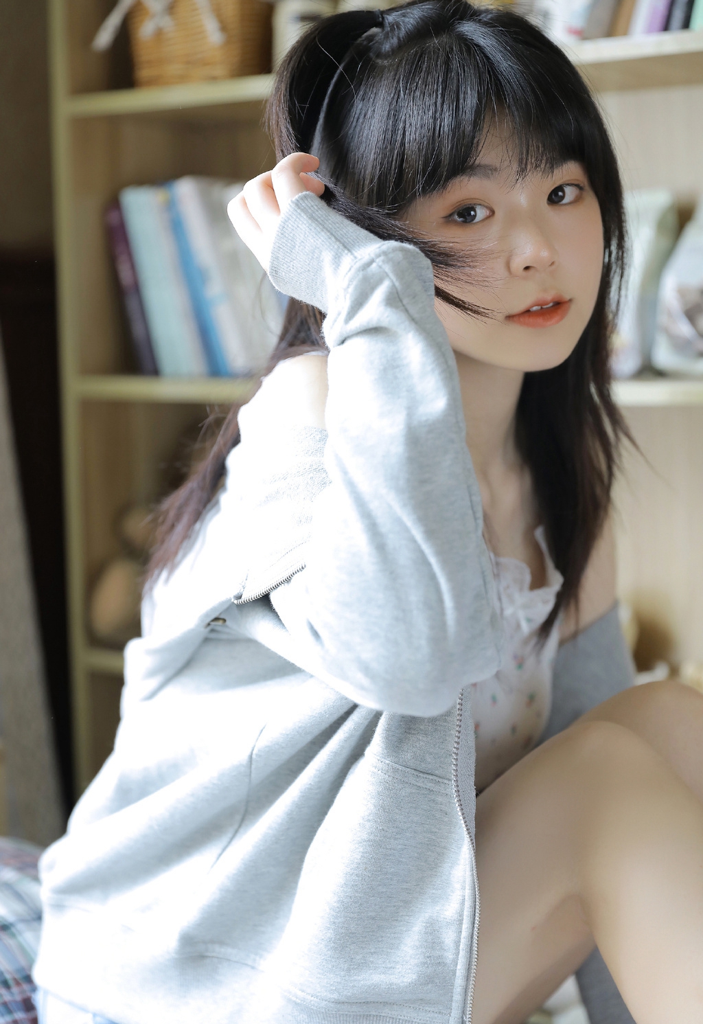气质甜美美女白皙美腿写真图片 9