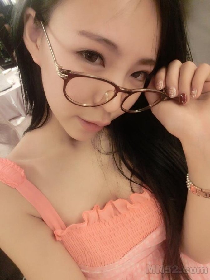 台湾正妹宁宁甜美生活自拍