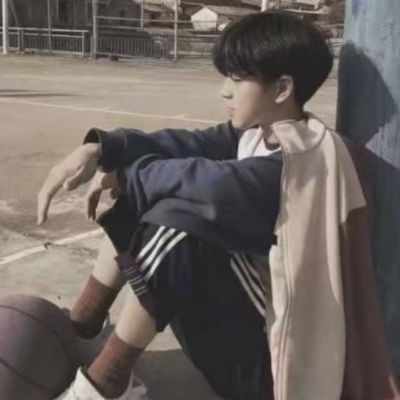 微信头像图片干净治愈男生 2