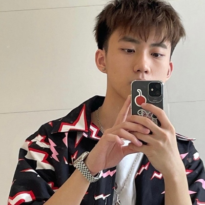 男士自拍头像的姿势大全
