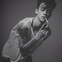 抽烟头像男 3