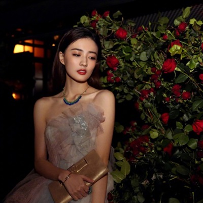 头像图片2023最新款女侧脸 5