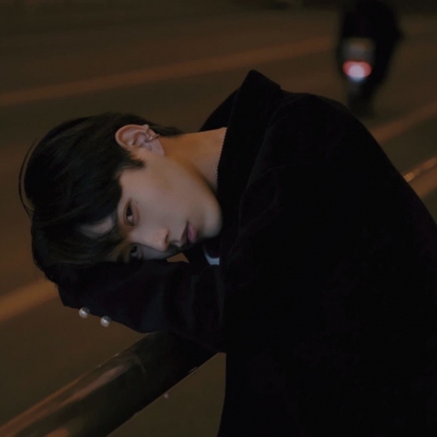 头像ins高级质感小众男头 4