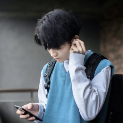 简约干净头像微信男生 7