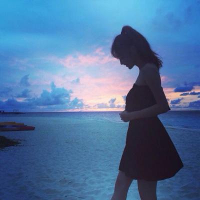 头像背影女生唯美 1