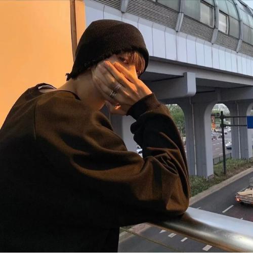 头像ins高级质感干净男生 7