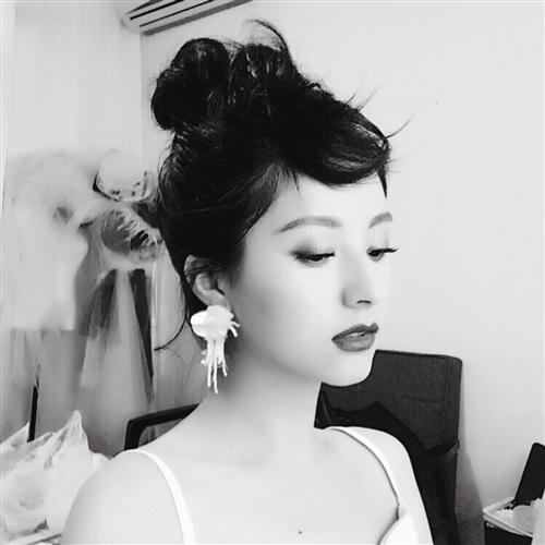 女生头像扇子遮脸霸气真人 5