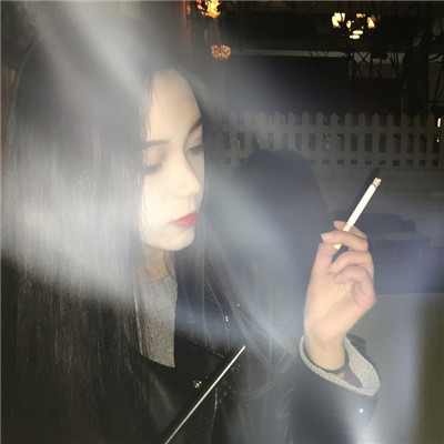 女生头像ins高级质感对镜自拍 1