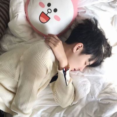 男生头像简单干净图片 4