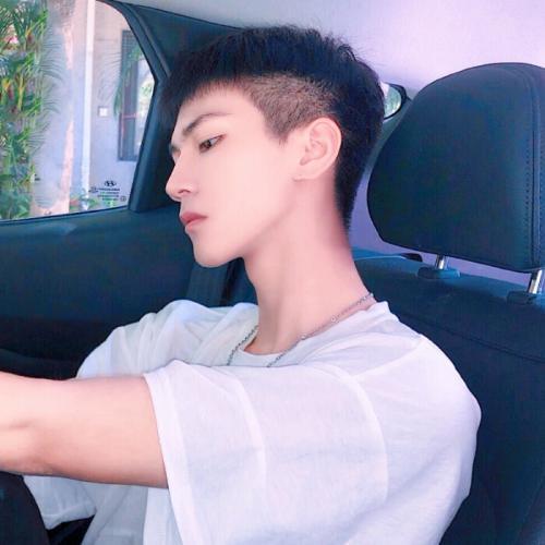 阳光清纯帅气男生头像 9