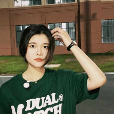 女生头像简单干净大方