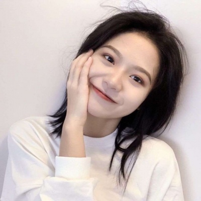 简单干净的头像女 10