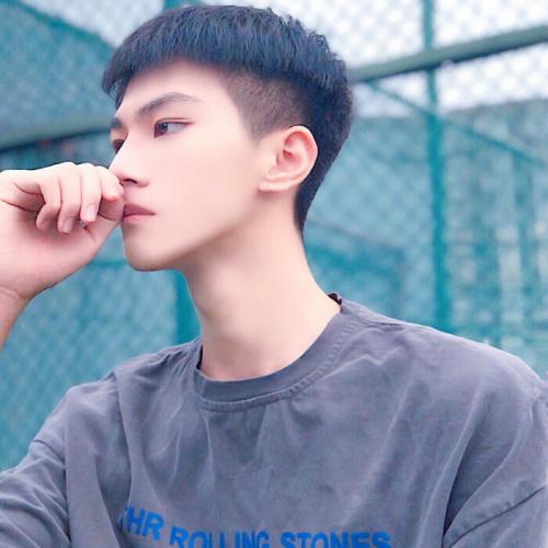 阳光清纯帅气男生头像 1