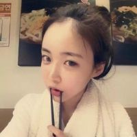 ins极简线条画人物头像 5