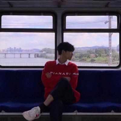 有品位的微信头像带柴 1