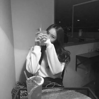 最近超火的女生头像 1