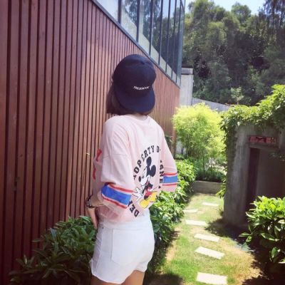 耐看的背影头像小清新 2