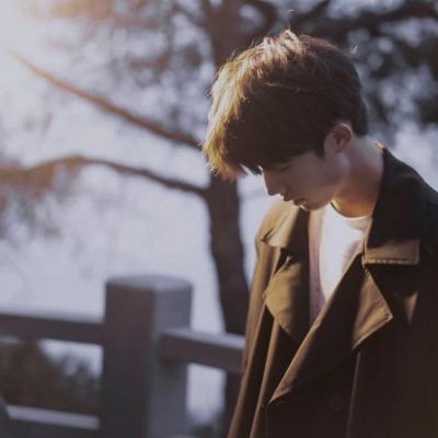 精致高级感头像男 4