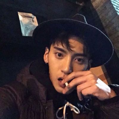 头像男生抽烟伤感图片大全 9