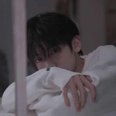 蓝色头像ins高级质感男生 1