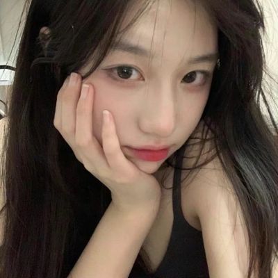 简单干净的头像女 2