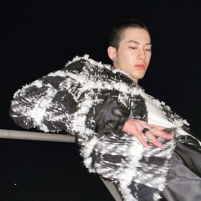 男头像2023年最火跨年头像 8