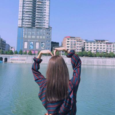 头像图片2023最火爆背影女 9