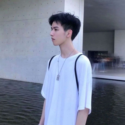 头像男简约干净霸气 8