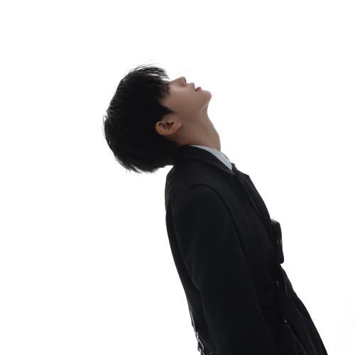 侧颜杀头像男生抖音